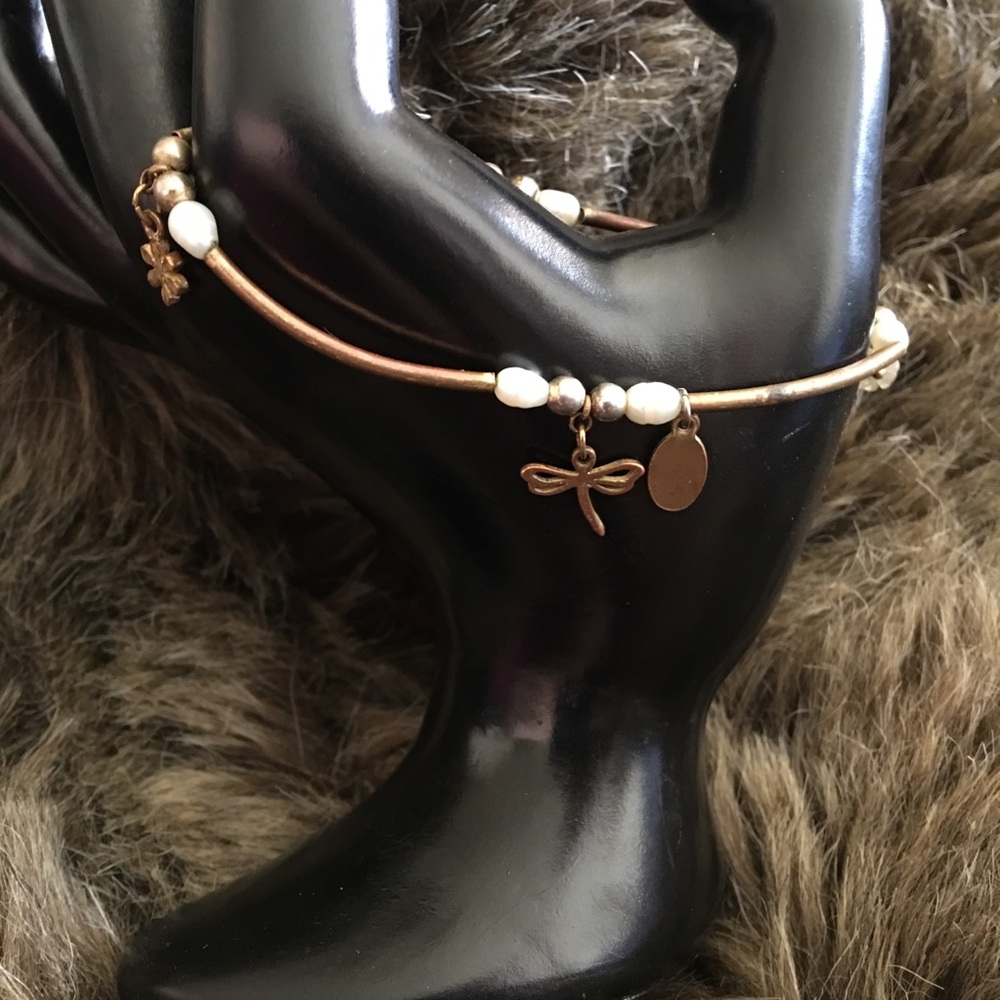 Cookie Lee brass tone bar stretch charm bracelet